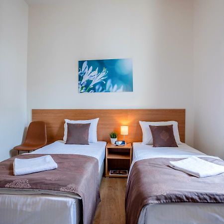 Booking En Suite Beograd Ngoại thất bức ảnh