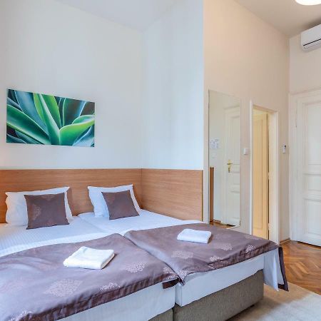 Booking En Suite Beograd Ngoại thất bức ảnh