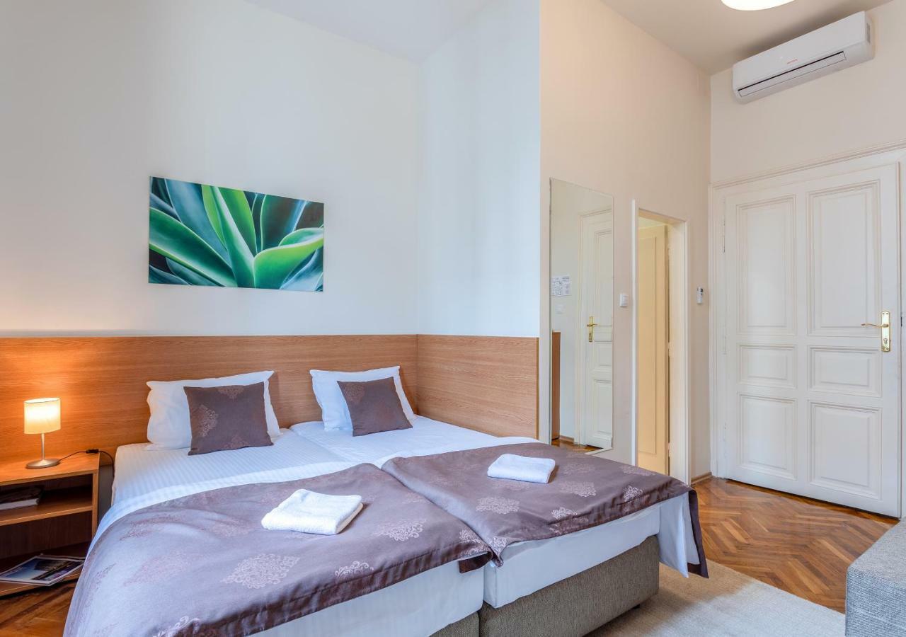 Booking En Suite Beograd Ngoại thất bức ảnh