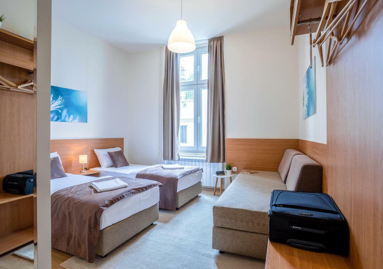 Booking En Suite Beograd Ngoại thất bức ảnh